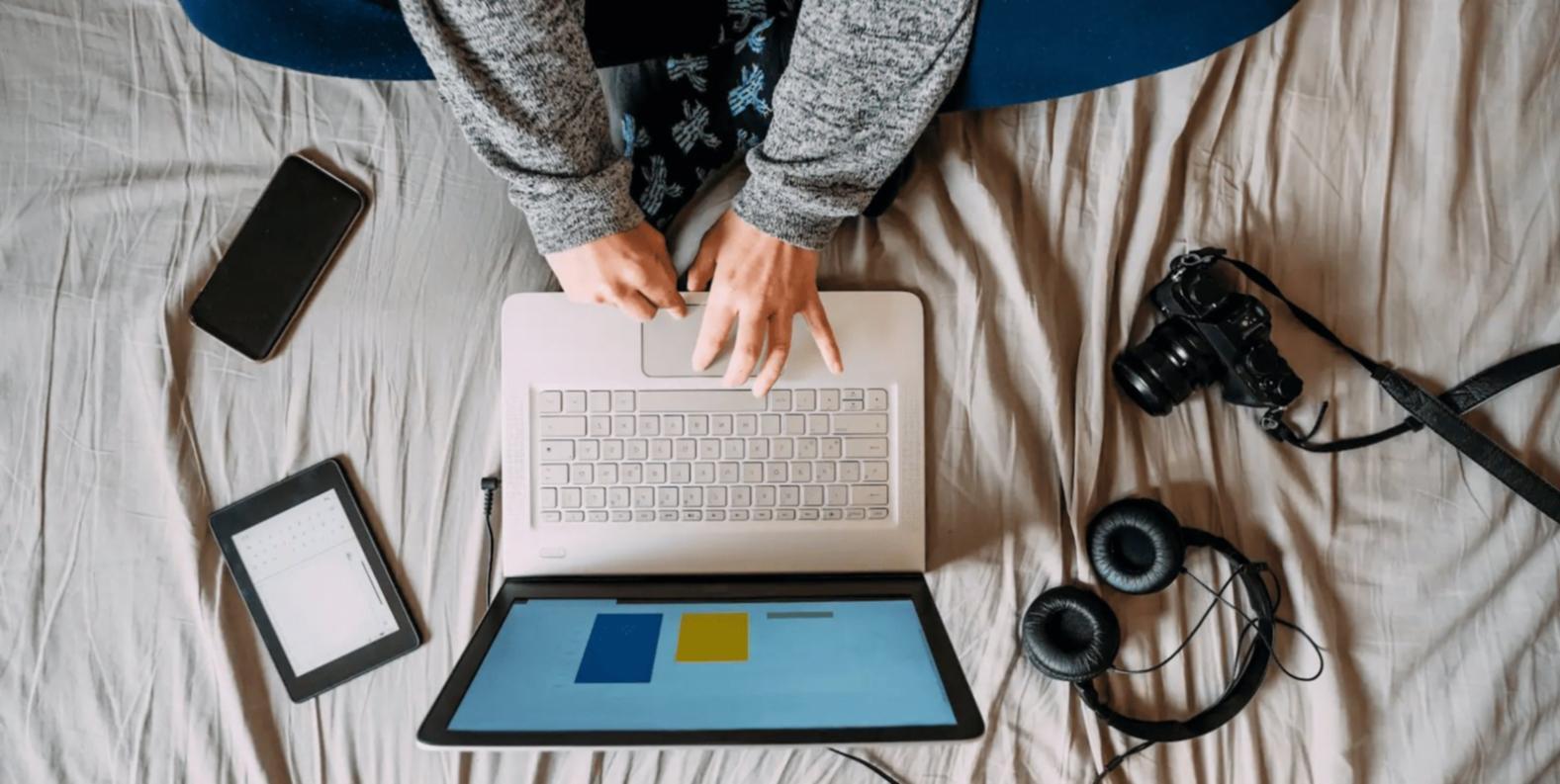 Φοιτητές που εργάζονται σε οικογενειακά οικονομικά σχέδια